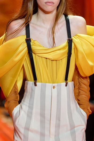 Look 98